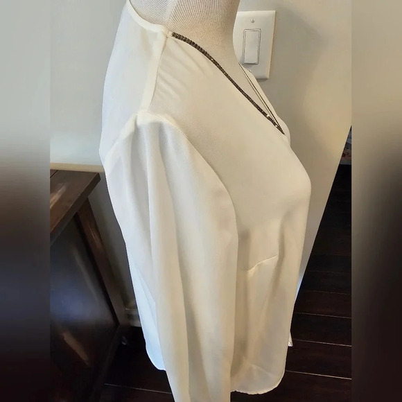 Liz Claiborne Career •Size Small• Semi Sheer White V-neck Blouse w/ Bling Accent - Picture 4 of 11